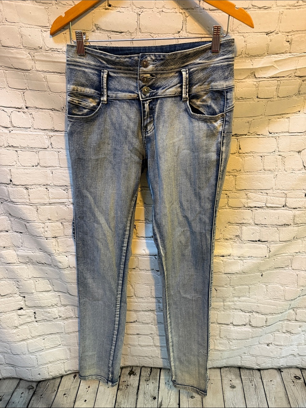 Sweet Look Premium medium-wash skinny jeans, size 7.